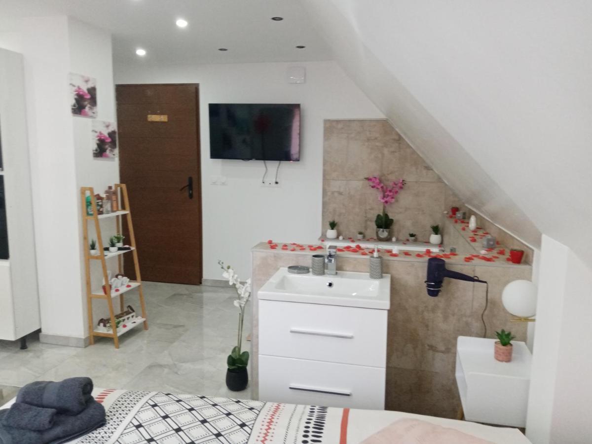 Studio Jacuzzi Au Centre קולמר מראה חיצוני תמונה